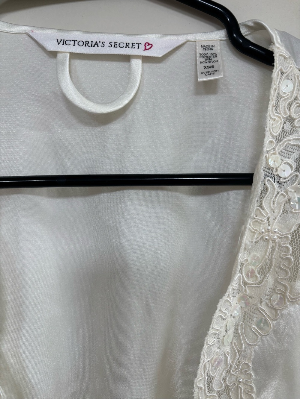 Victoria's Secret vintage Ivory Satin Lace-Trim Bridal Robe - Picture 4 of 7